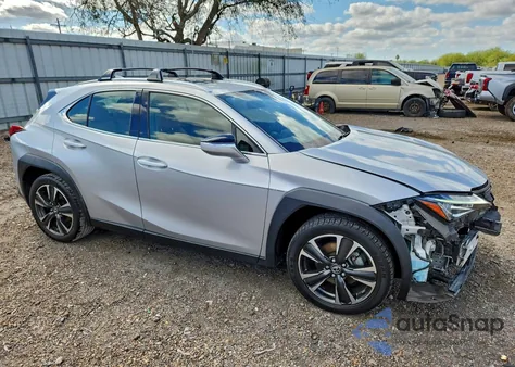 2019 Lexus Ux 200 z USA, uszkodzony, nr VIN JTHY3JBHXK2019342